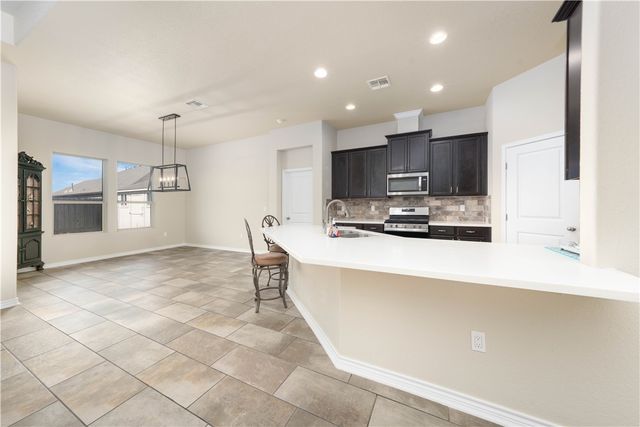 8025 Calma St, Corpus Christi, TX 78414