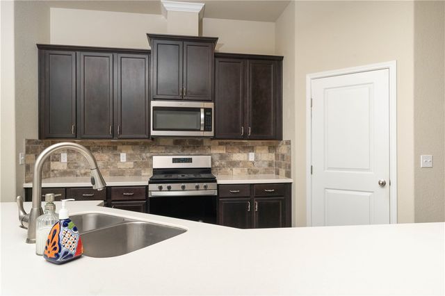 8025 Calma St, Corpus Christi, TX 78414