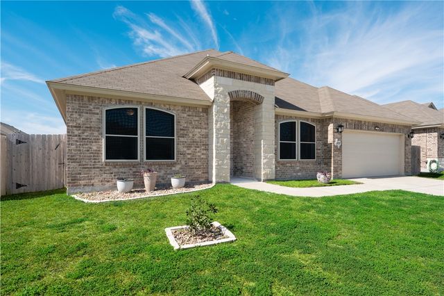 8025 Calma St, Corpus Christi, TX 78414