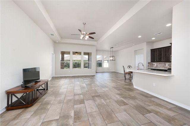 8025 Calma St, Corpus Christi, TX 78414