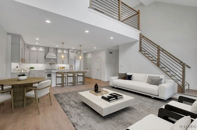 106 California, Amherst, NY 14221