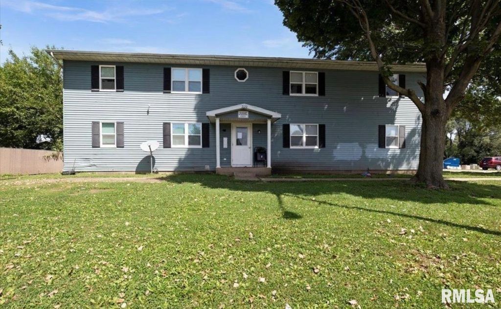 2110 BRADLEY Street, Springfield, IL 62704