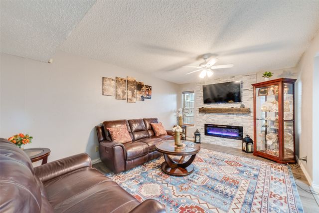 527 Towne House Lane, Richardson, TX 75081