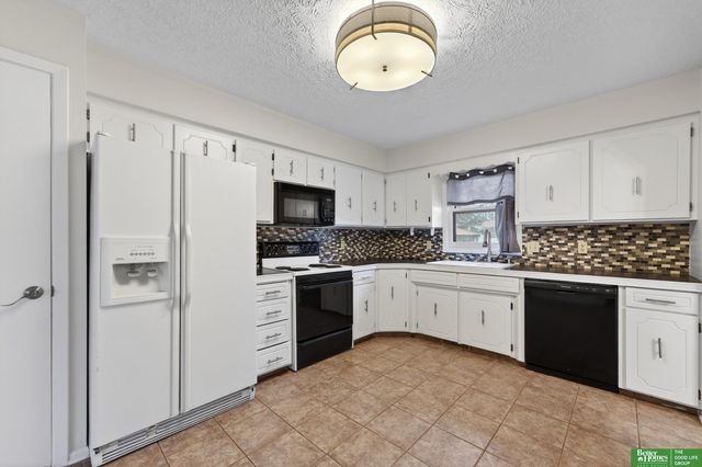 3317 S 159th Street, Omaha, NE 68130