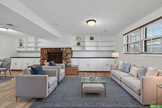 3317 S 159th Street, Omaha, NE 68130