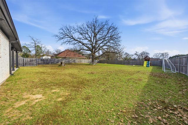 105 San Felipe Drive, Mabank, TX 75156