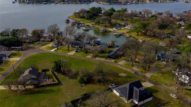 105 San Felipe Drive, Mabank, TX 75156