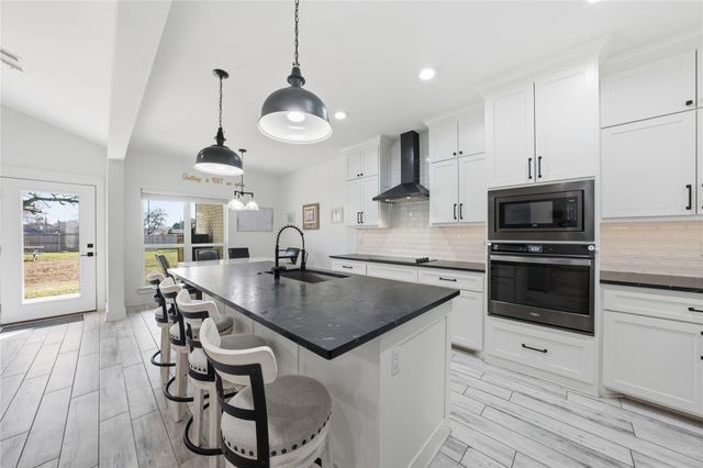 105 San Felipe Drive, Mabank, TX 75156