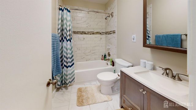 3807 Birchwood Court, North Brunswick, NJ 08902