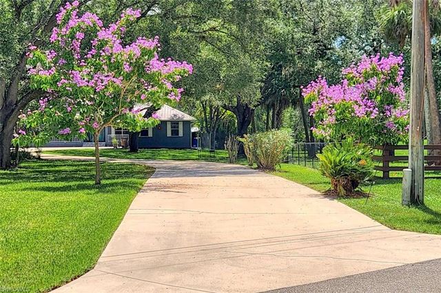 4701 Lone Pine CT, Fort Myers, FL 33905