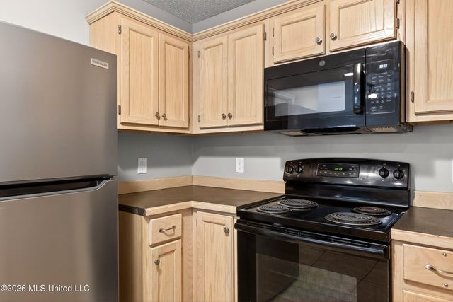 2000 Deer Street, Ocean Springs, MS 39564