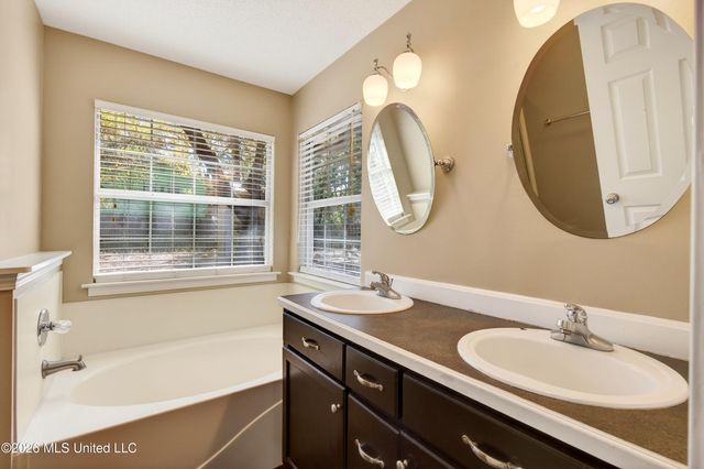 2000 Deer Street, Ocean Springs, MS 39564