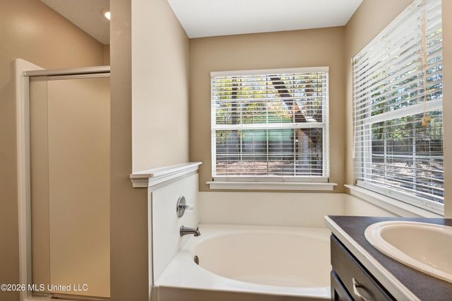 2000 Deer Street, Ocean Springs, MS 39564