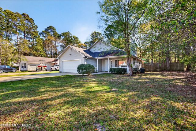 2000 Deer Street, Ocean Springs, MS 39564