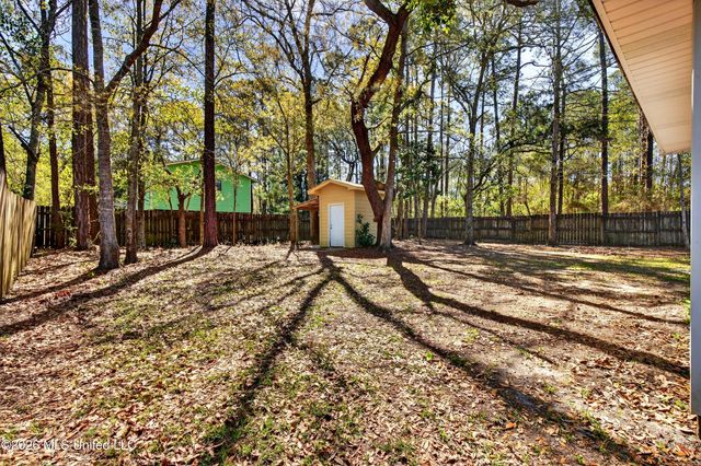 2000 Deer Street, Ocean Springs, MS 39564