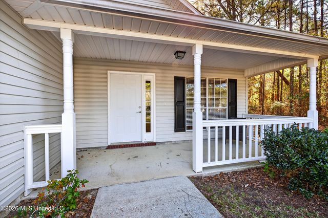 2000 Deer Street, Ocean Springs, MS 39564