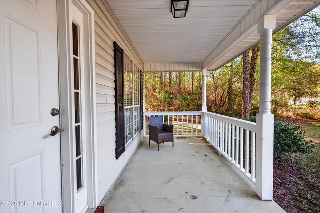 2000 Deer Street, Ocean Springs, MS 39564