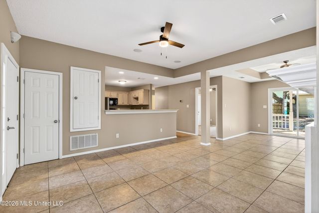 2000 Deer Street, Ocean Springs, MS 39564