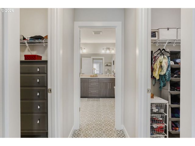 9736 Sw 173RD Ave, Beaverton, OR 97007