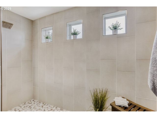 9736 Sw 173RD Ave, Beaverton, OR 97007