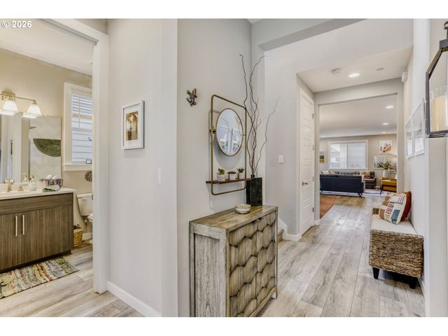 9736 Sw 173RD Ave, Beaverton, OR 97007