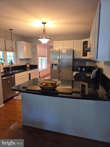 14610 HONEYSUCKLE, Issue, MD 20645
