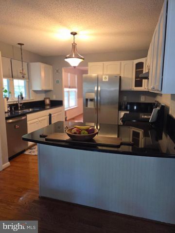 14610 HONEYSUCKLE, Issue, MD 20645