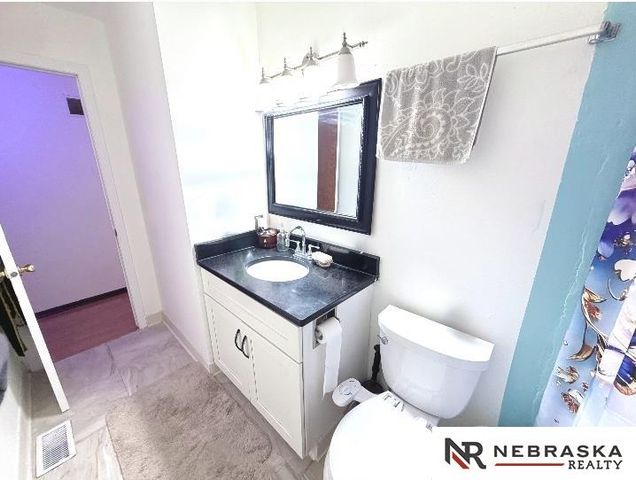 2808 NW 7th Street, Lincoln, NE 68521