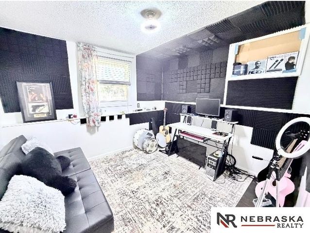 2808 NW 7th Street, Lincoln, NE 68521