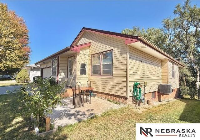 2808 NW 7th Street, Lincoln, NE 68521