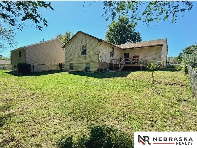 2808 NW 7th Street, Lincoln, NE 68521