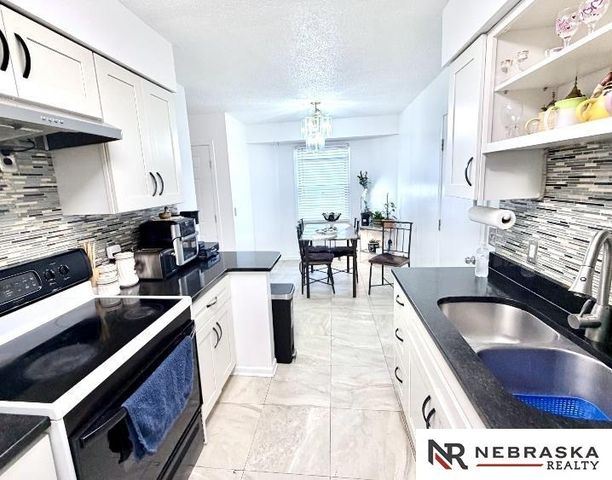 2808 NW 7th Street, Lincoln, NE 68521