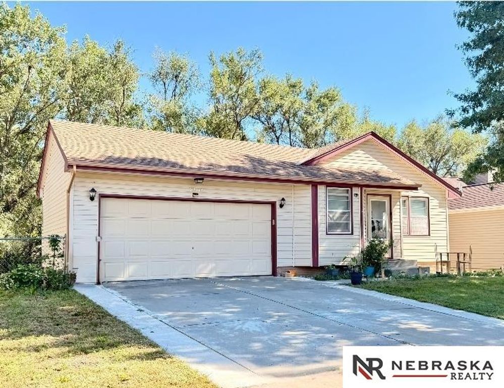2808 NW 7th Street, Lincoln, NE 68521