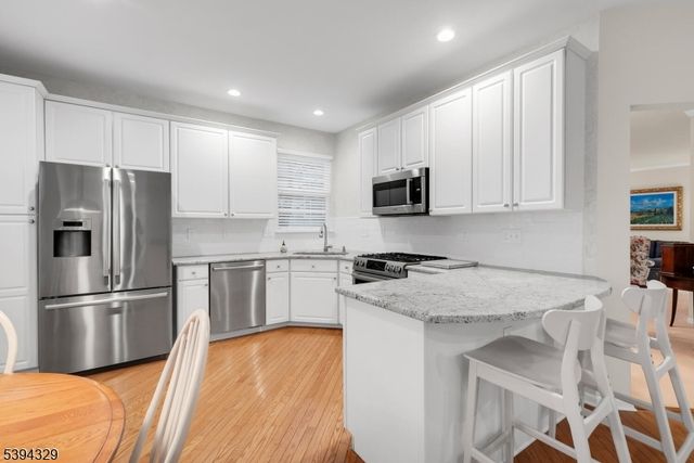 4 Hansom Rd, Bernards Twp., NJ 07920