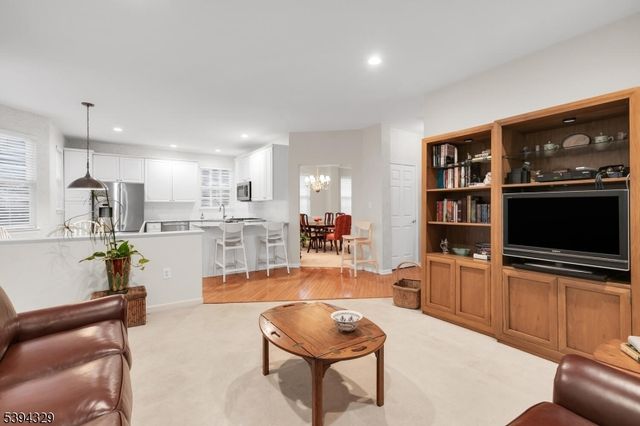 4 Hansom Rd, Bernards Twp., NJ 07920