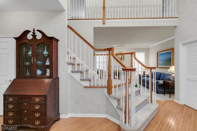 4 Hansom Rd, Bernards Twp., NJ 07920