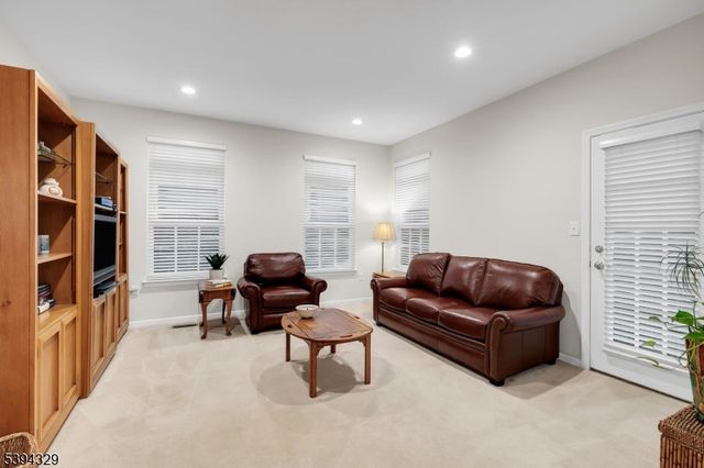 4 Hansom Rd, Bernards Twp., NJ 07920