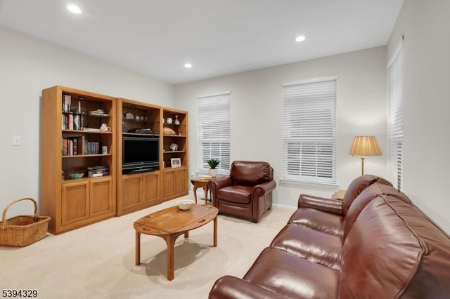 4 Hansom Rd, Bernards Twp., NJ 07920