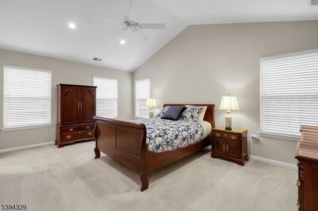 4 Hansom Rd, Bernards Twp., NJ 07920