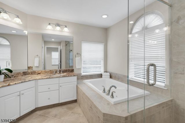 4 Hansom Rd, Bernards Twp., NJ 07920