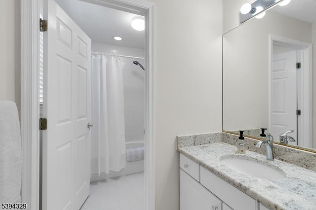 4 Hansom Rd, Bernards Twp., NJ 07920