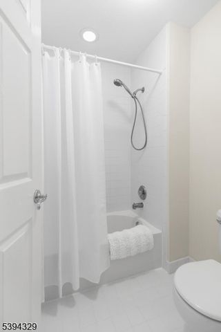 4 Hansom Rd, Bernards Twp., NJ 07920