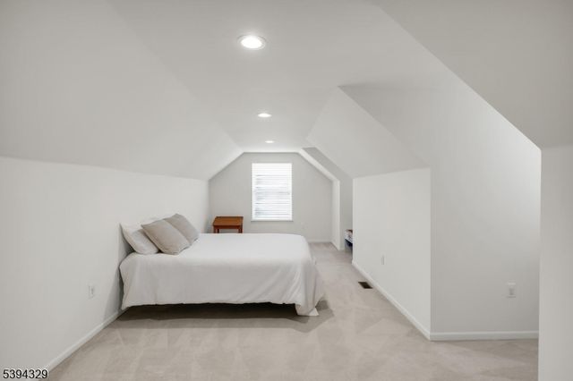 4 Hansom Rd, Bernards Twp., NJ 07920