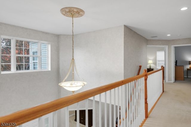 4 Hansom Rd, Bernards Twp., NJ 07920