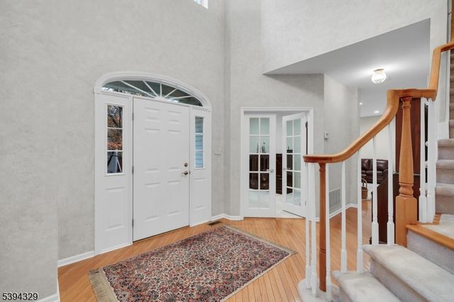 4 Hansom Rd, Bernards Twp., NJ 07920