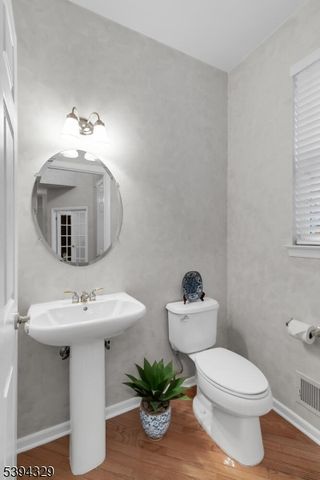 4 Hansom Rd, Bernards Twp., NJ 07920