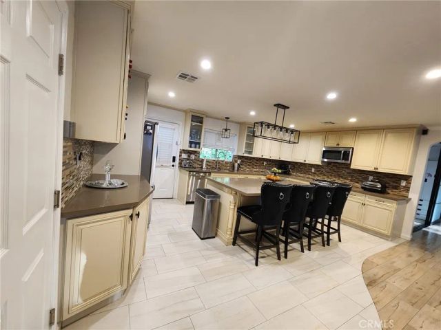 6601 Alcove, North Hollywood, CA 91606