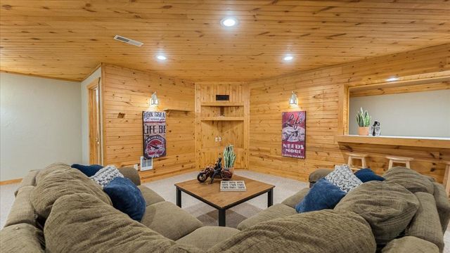 151 Bluffs Road NW, Alexandria, MN 56308