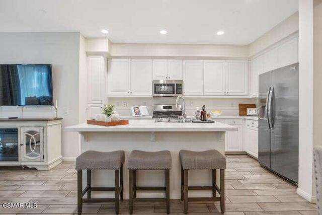 2464 Blossom Ridge Court 2, Simi Valley, CA 93063