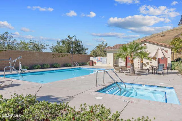 2464 Blossom Ridge Court 2, Simi Valley, CA 93063